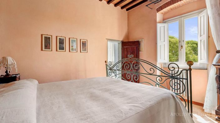 Image No.20-5 Bed Apartment for sale