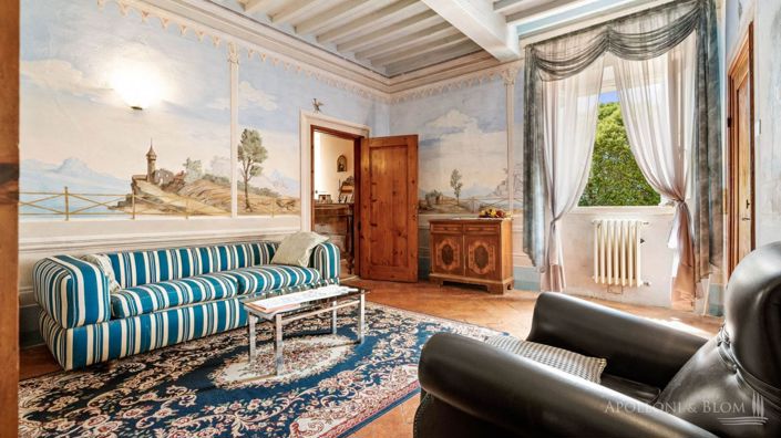 Image No.21-5 Bed Apartment for sale
