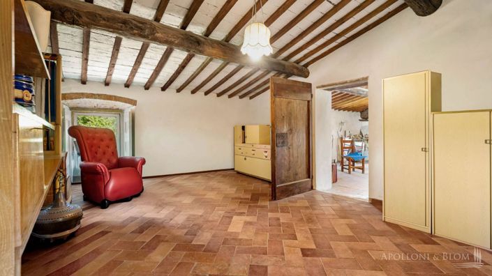 Image No.24-5 Bed Apartment for sale