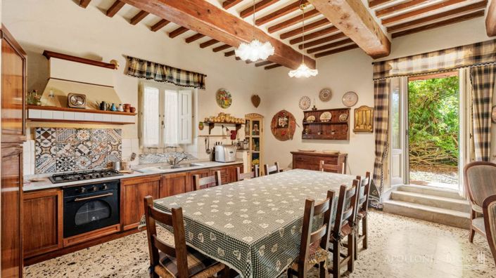 Image No.8-5 Bed Apartment for sale