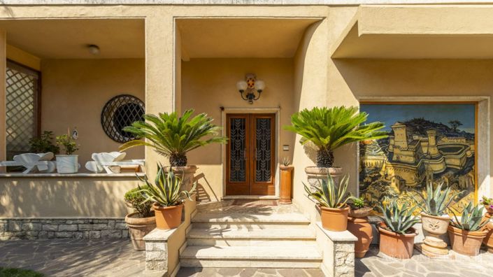 Image No.7-4 Bed Villa for sale