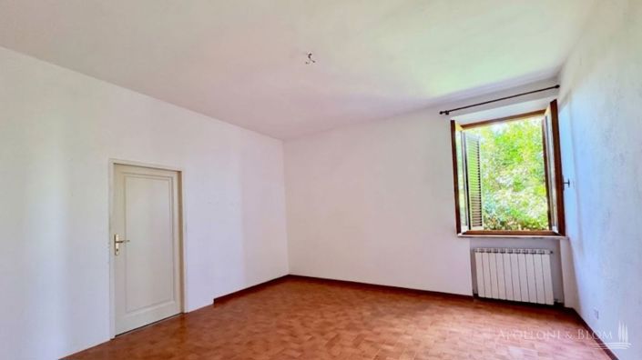 Image No.10-5 Bed Apartment for sale