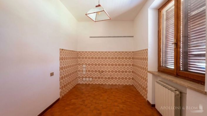 Image No.16-5 Bed Apartment for sale
