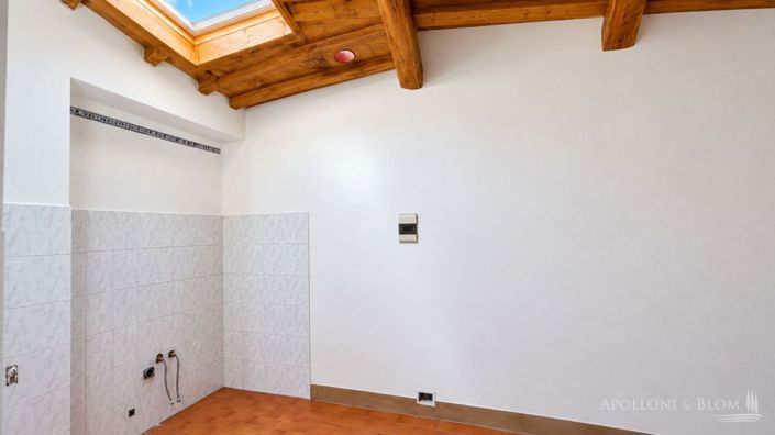 Image No.17-5 Bed Apartment for sale