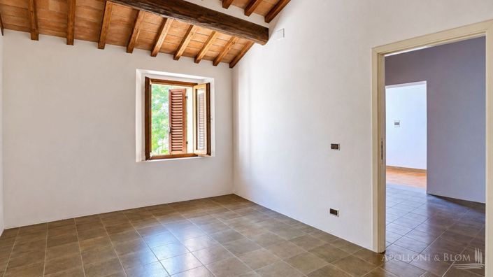 Image No.19-5 Bed Apartment for sale