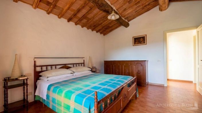 Image No.21-5 Bed Apartment for sale