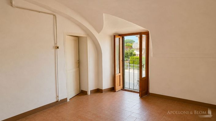 Image No.21-3 Bed Apartment for sale