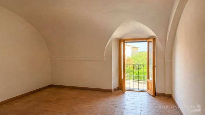 Image No.24-3 Bed Apartment for sale