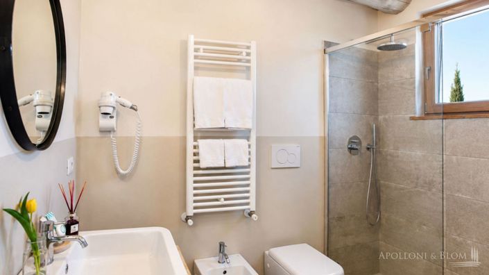 Image No.12-7 Bed Apartment for sale