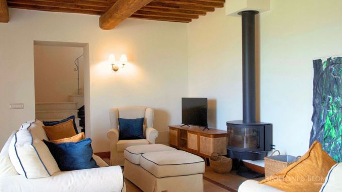 Image No.10-7 Bed Apartment for sale