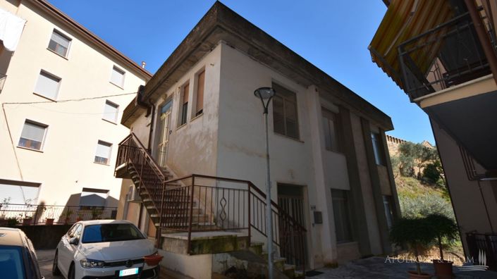 Image No.23-Commercial de 1 chambre à vendre à Sienne