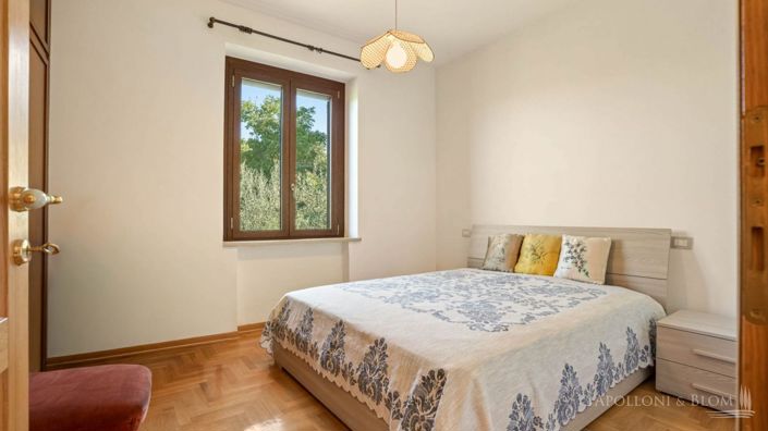 Image No.20-5 Bed Apartment for sale