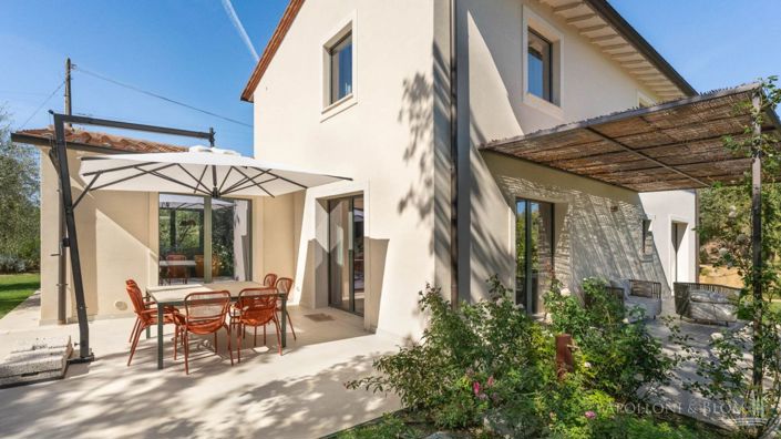 Image No.9-3 Bed Villa for sale