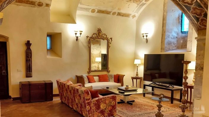 Image No.12-5 Bed Apartment for sale
