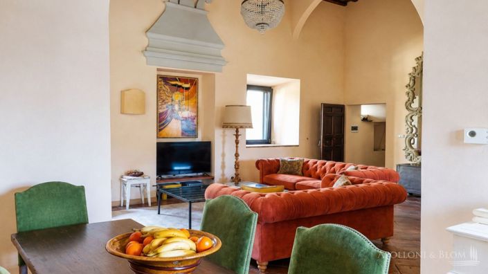 Image No.8-5 Bed Apartment for sale
