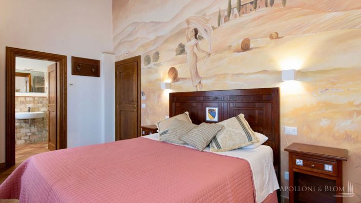 Image No.16-5 Bed Apartment for sale