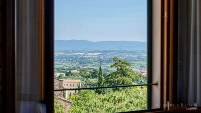 Image No.2-5 Bed Apartment for sale