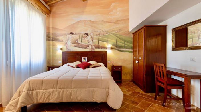 Image No.23-5 Bed Apartment for sale