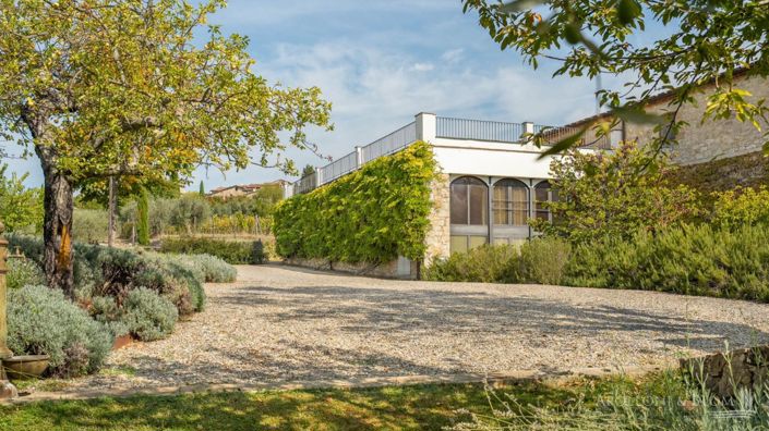Image No.19-5 Bed Vineyard for sale