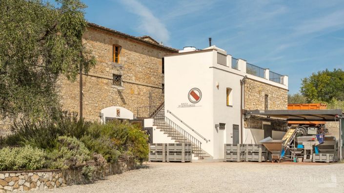 Image No.20-5 Bed Vineyard for sale