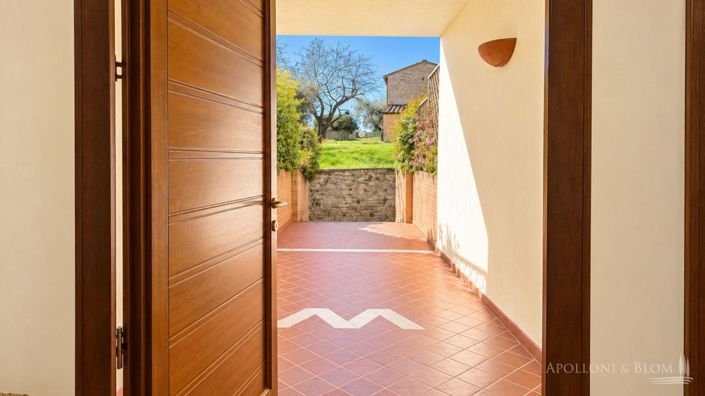 Image No.17-4 Bed Apartment for sale