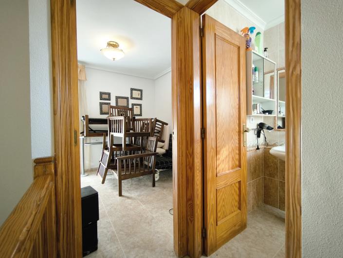 Image No.26-3 Bed Townhouse for sale