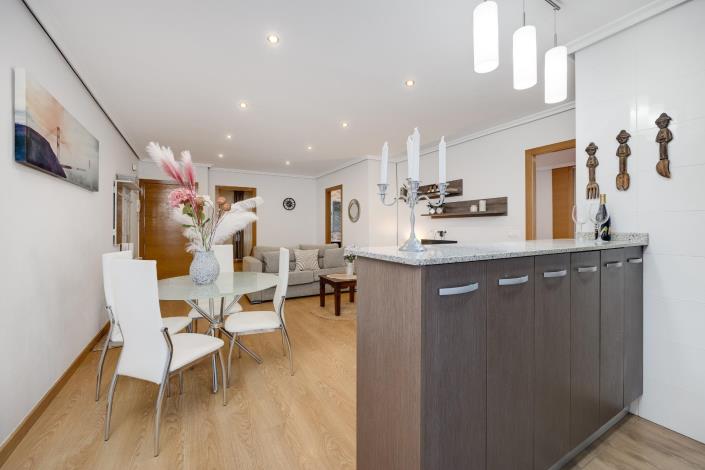 Image No.16-2 Bed Apartment for sale