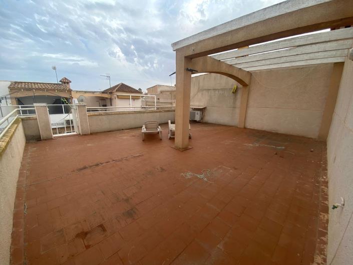 Image No.15-2 Bed Townhouse for sale