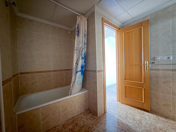 Image No.25-2 Bed Apartment for sale