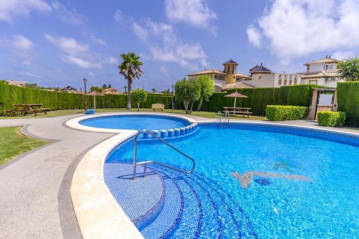 Image No.17-2 Bed Apartment for sale