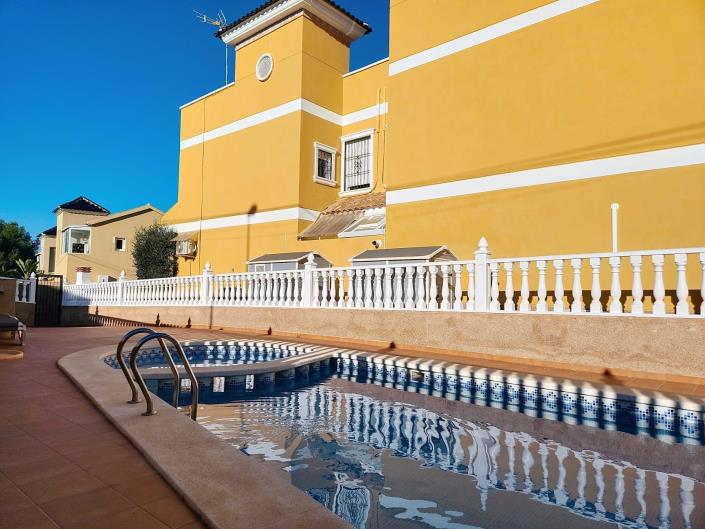 Image No.2-2 Bed Townhouse for sale