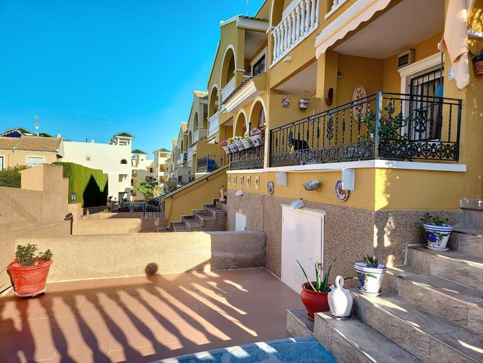 Image No.6-2 Bed Townhouse for sale