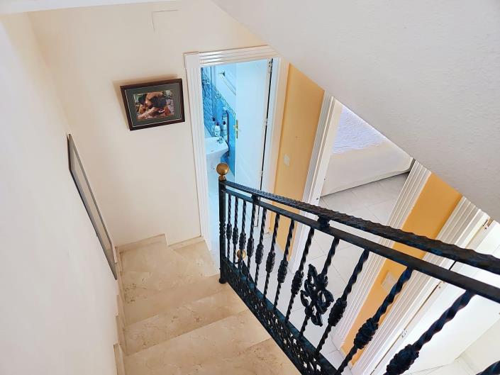 Image No.11-2 Bed Townhouse for sale