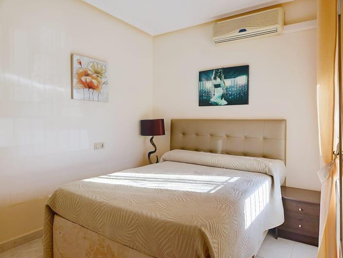 Image No.15-2 Bed Townhouse for sale