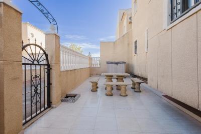 2214_o_1jaqohk81htt7tmd2p1a2n1pmq1s