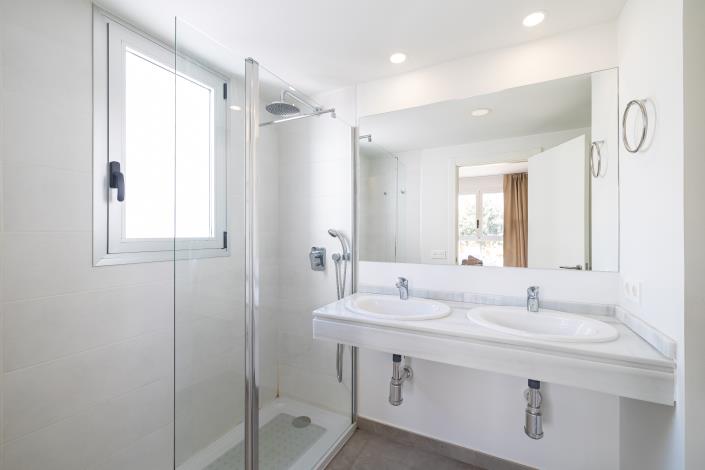 Image No.8-3 Bed Duplex for sale