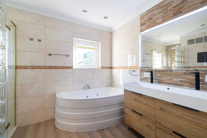 Image No.12-4 Bed Villa for sale