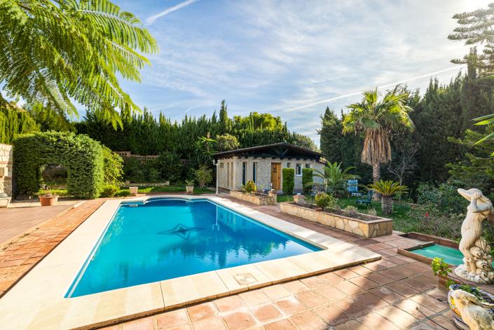 Image No.2-4 Bed Villa for sale