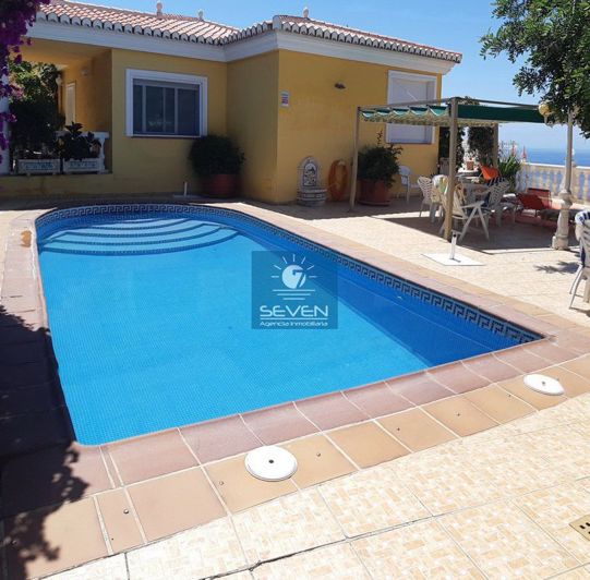 Image No.1-4 Bed Villa for sale