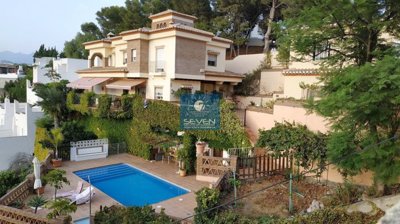 1 - Granada, Villa