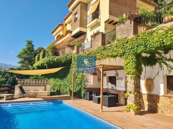Image No.1-5 Bed Villa for sale