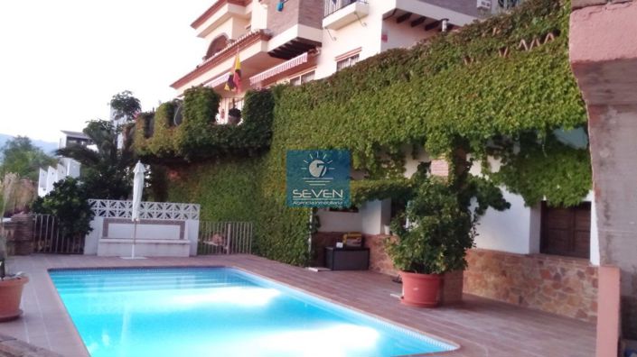 Image No.1-5 Bed Villa for sale