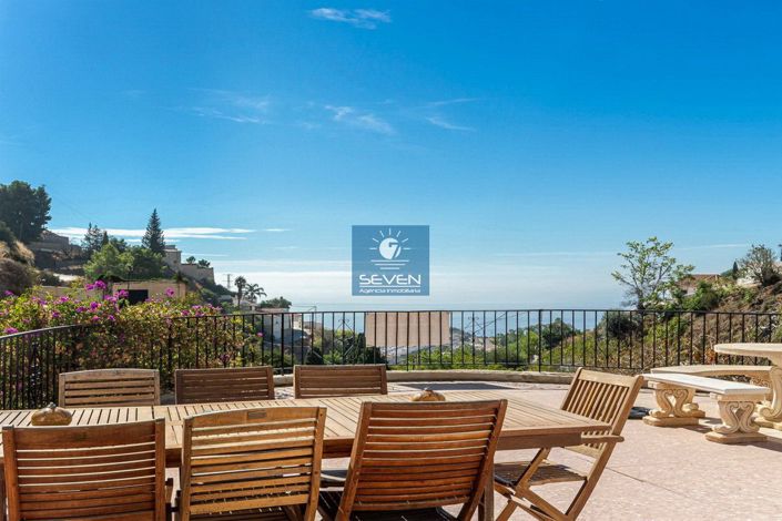 Image No.1-4 Bed Villa for sale