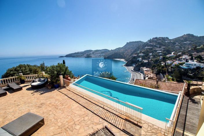Image No.1-4 Bed Villa for sale