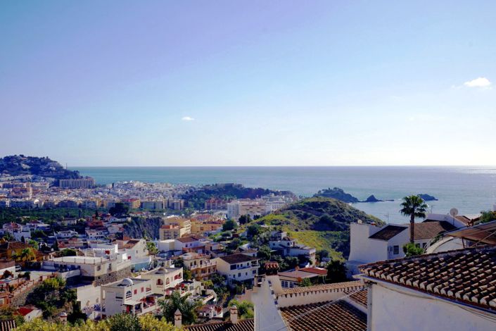 Image No.1-3 Bed Villa for sale