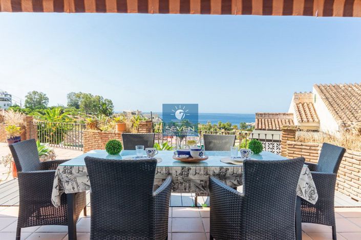 Image No.1-4 Bed Villa for sale
