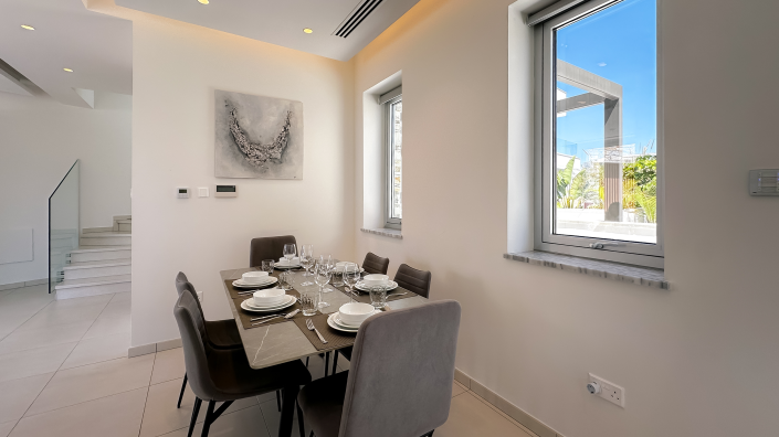 Image No.23-4 Bed Villa / Detached for sale