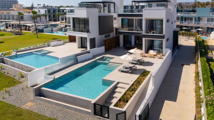 Image No.1-4 Bed Villa / Detached for sale