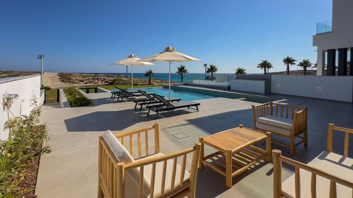 Image No.37-4 Bed Villa / Detached for sale