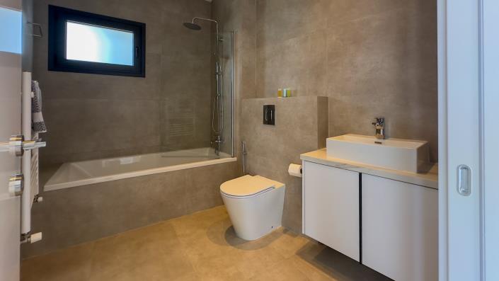 Image No.27-4 Bed Villa / Detached for sale